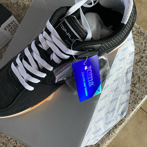 SOLD- Joma Top Flex 301 Black-White Indoor 10.5 - Picture 2 of 5